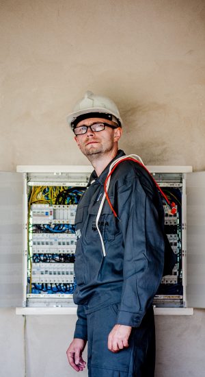 electrician-1080590_1920